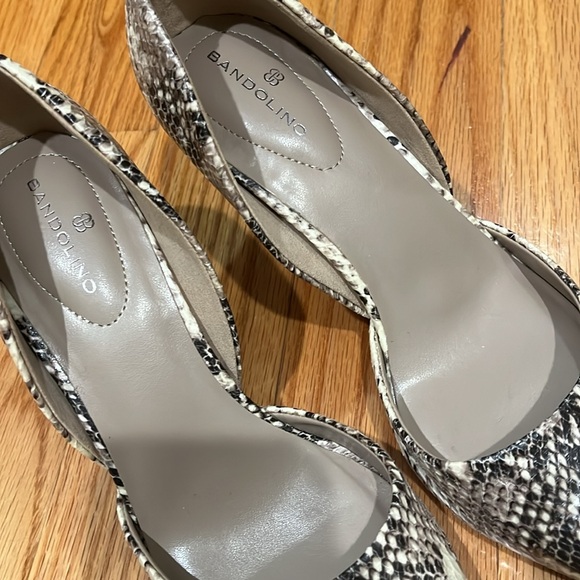 Bandolino snake effect shoes. US 8.5 - Picture 4 of 9